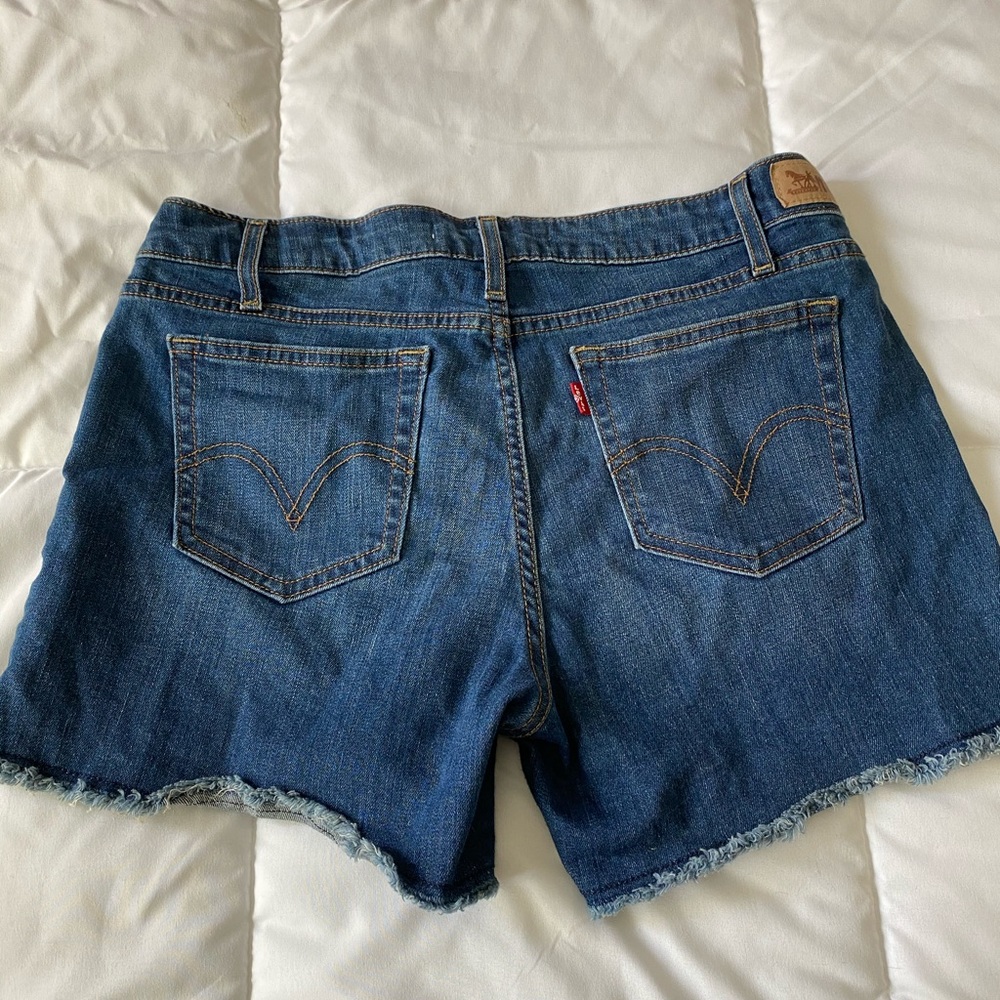 Levi’s Jean Cutoff Shorts - Picture 2 of 3